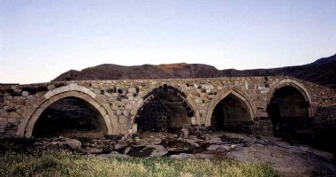 More information about Panj Cheshmeh Bridge