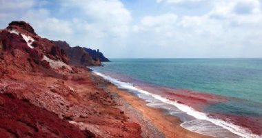 More information about Silver and Red Beach of Hormuz