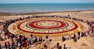 More information about World's largest soil carpet in Hormoz Island