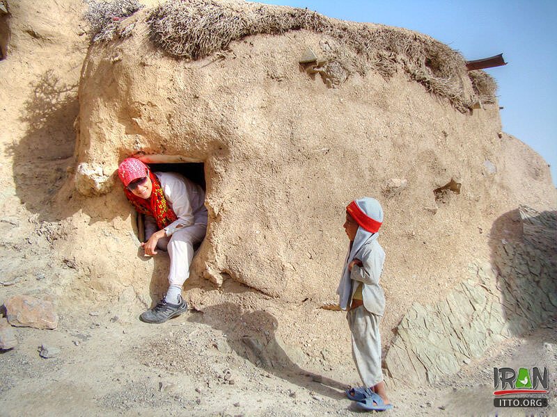Makhoonik mysterious village of little people