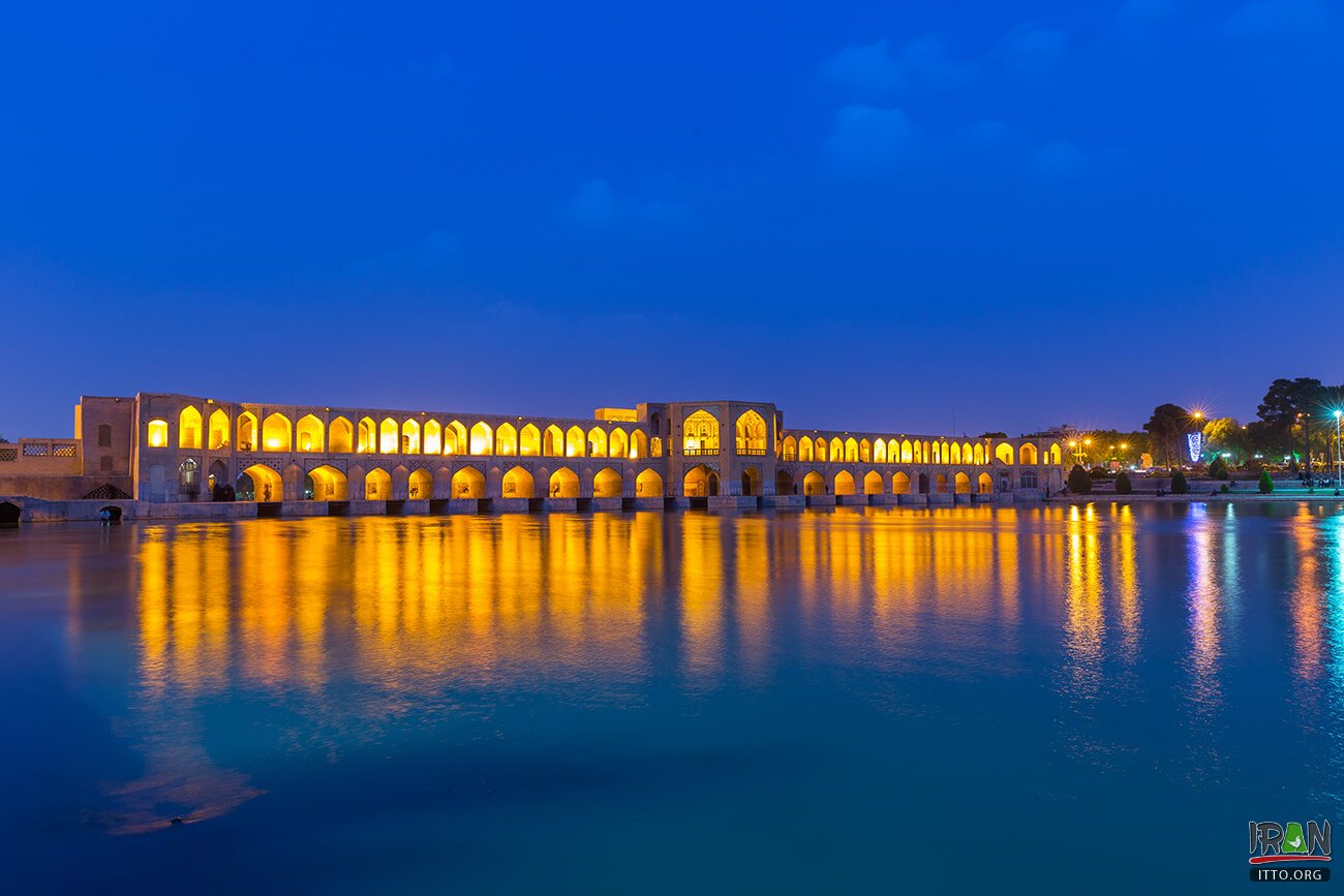 Pol khajoo esfahan, Khaju bridge, Baba Rokneddin