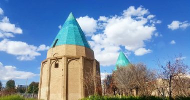 More information about Gonbad Sabz Garden (The Green Tomb) in Qom