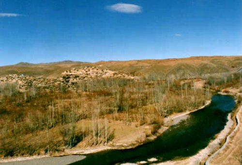 Qarhsoo River in Esfarayen