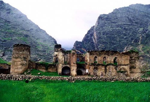 Sheikh Makan Fort in Dareh Shahr