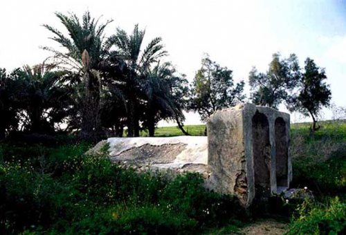 Derakht (Tonbeh Koru) Water Reservoir in Dashtestan (Burazjan)