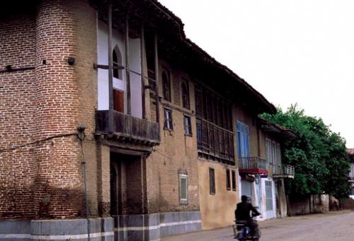 Monajem Bashi House in Langerood