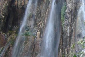 GanjBenar Waterfall