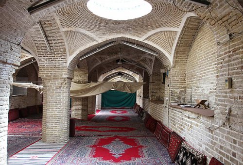 Sorkh Mosque in Saveh