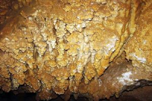 Yekke Chah Cave - Mahallat