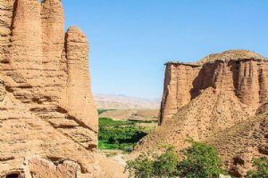 Behestan Castle (Ghaleh Gheshlaagh)