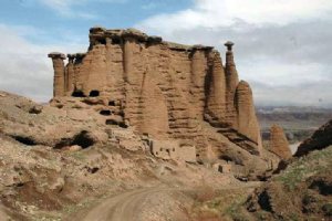 Behestan Castle (Ghaleh Gheshlaagh)
