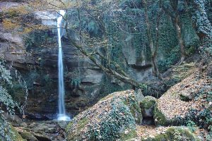 LOLOM Waterfall - Minoodasht