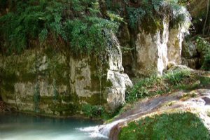 Lowe Waterfall - Minoodasht
