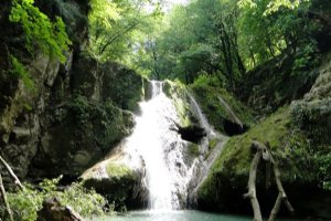 Lowe Waterfall - Minoodasht