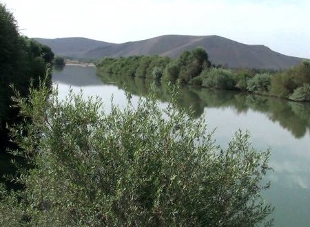 Simineh River (Siminnerud) - West Azerbaijan Province