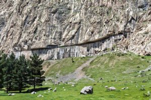 Farhad Tarash (Faratash) - Behistun