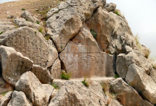 Kurangun Rock Relief in Mamasani