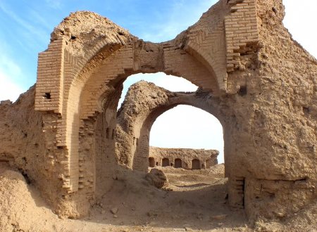 Pole Dallak Brick Caravansary