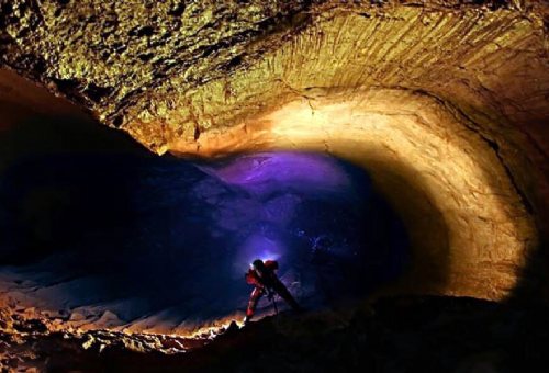 Parau Cave (Paraw) in Kermanshah