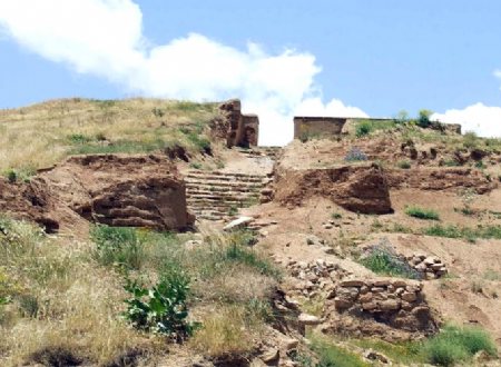 Zivieh Archaeological Hill (Ziviyeh Castle) - Saqqez (Saghez)