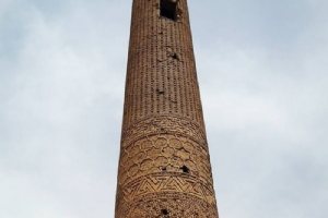 Chehel Dokhtaran minaret