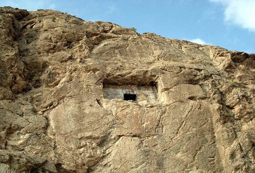 Goor-Dakhmeh Sahneh in Sahneh