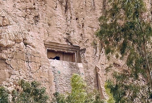 Dokan-e-Davood Catacomb in Sar Pol-e-Zahab