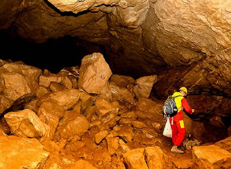 Kharmanehsar Cave