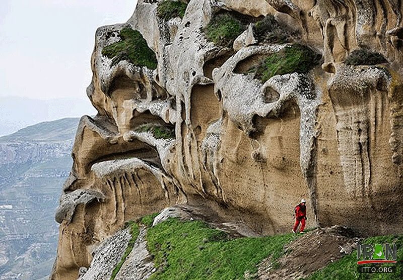Horand castle,Poshtoo Castle,Poshtab Castle,Ghaleh Poshtab (Farsi),Pishtab Castle,پشتو,poshto,pishtab,pishtaab,pashtaab,hoorand,hurand,hoorand,poshtab,poshtaab,horand castle,قلعه پشتاب,	پشتو, پیشتو, پیشتاب
