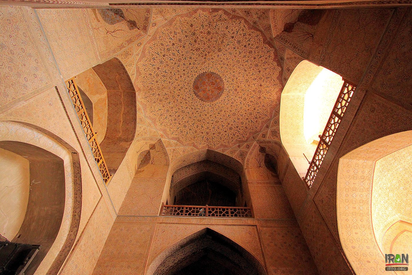عالیقاپو,alighapo,aligapou,aliqapo,aliqapoo,alighapoo,naghshejahan,naqsh jahan,isfahan,esfahan,اصفهان,نقش جهان