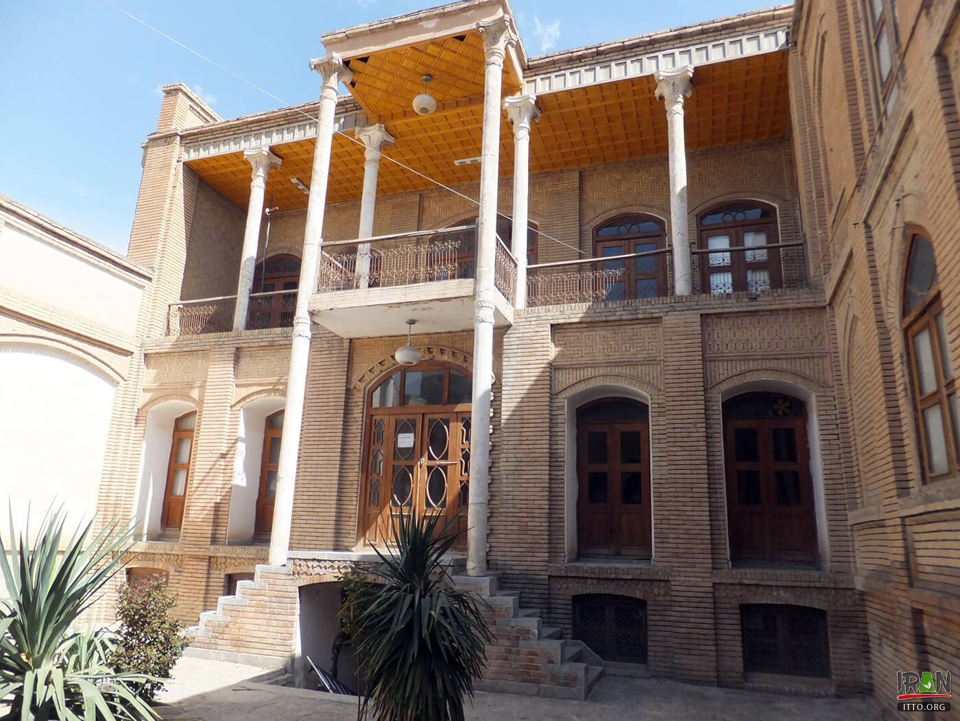 Asef Vaziri Edifice,Asef Vaziri's Mansion,Asef Museum,Sanandaj Anthropology Museum,Kurdish house,House of Kurd,Asef Vaziri Building,Khaneh Kurd,kord house,kurd house,kord mansion,kurd mansion,خانه وزیری,عمارت وزیری,خانه کرد,خانه کردی,sanandaj house,sanandaj museum,اقوام کرد,کردستان ایران,kordestan,kordistan,kurdistan,مردم کرد,kurdish people,kordish people,موزه مردم شناسی کردستان,Anthropology Museum,موزه مردم‌شناسی مناطق کردنشین,مکتب خانه,نگارخانه,صنایع دستی کردستان,kurdish handicrafts,khaneye kurd,khane kurd
