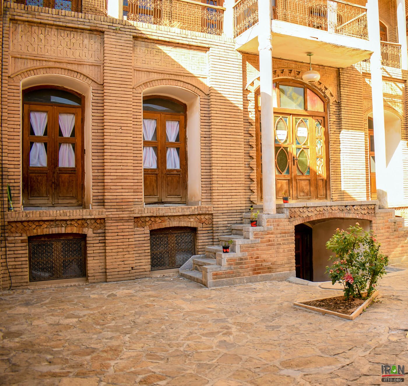 Asef Vaziri Edifice,Asef Vaziri's Mansion,Asef Museum,Sanandaj Anthropology Museum,Kurdish house,House of Kurd,Asef Vaziri Building,Khaneh Kurd,kord house,kurd house,kord mansion,kurd mansion,خانه وزیری,عمارت وزیری,خانه کرد,خانه کردی,sanandaj house,sanandaj museum,اقوام کرد,کردستان ایران,kordestan,kordistan,kurdistan,مردم کرد,kurdish people,kordish people,موزه مردم شناسی کردستان,Anthropology Museum,موزه مردم‌شناسی مناطق کردنشین,مکتب خانه,نگارخانه,صنایع دستی کردستان,kurdish handicrafts,khaneye kurd,khane kurd