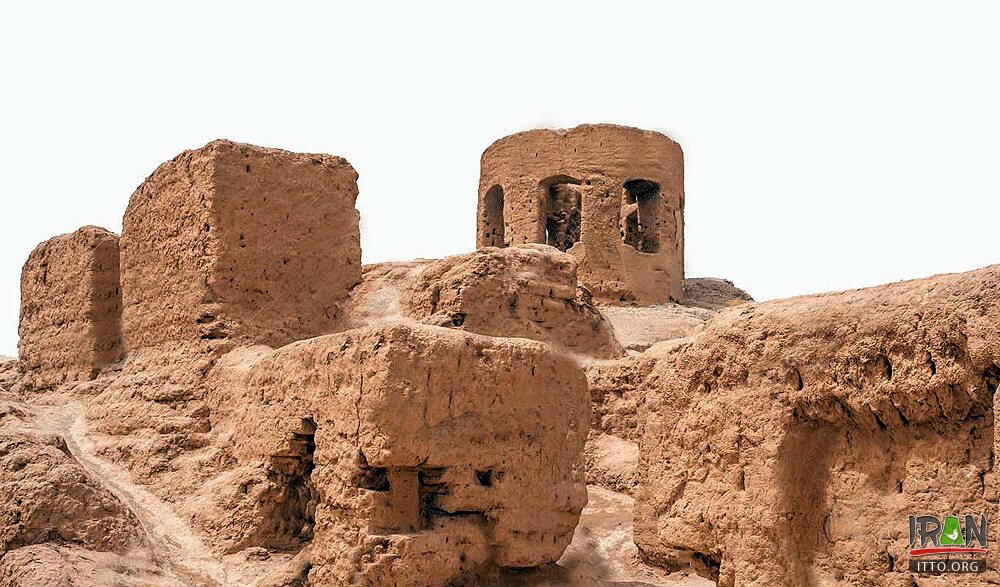 Atashgah-e Esfahan,Isfahan Fire Temple,atashgaah isfahan,atashgah esfahan,آتش گاه اصفهان,کوه آتشگاه,atashgah mountain,esfahan fire temple,isfahan province