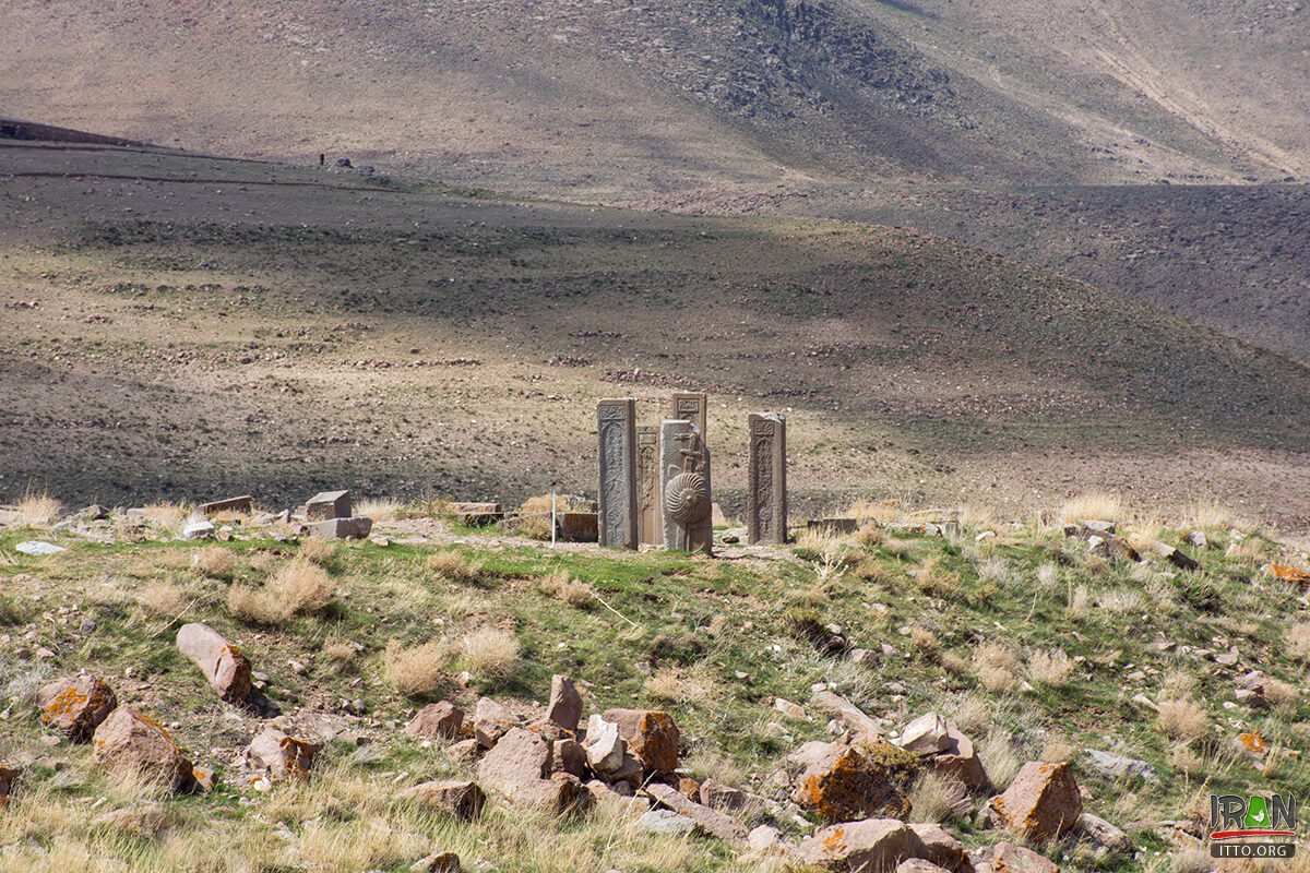 Ghadamgah Cave,Azarshahr Cave,Qadamgah ancient temple and Graveyard,Ghadamgah Temple,Ghadamgah Mosque,غار تاریخی قدمگاه,غار آذرشهر,گورستان آذرشهر,قبرستان تاریخی قدمگاه,معبد قدمگاه,ghadamgah mosque-ghadamgah temple,azar shahr,آزرشهر,masjed ghadamgah,masjid ghadamgah,azarshahr ghadamgah