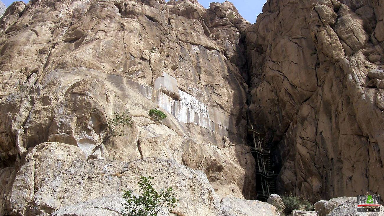 Behistun Inscription,Bisotun,Bistun,Bisutun rock relief,Bagastana,bisoton,bisotoon,نقش برجسته بیستون,کتیبه بیستون,biston,bisoton,کرمانشاه,kermanshah,kermanshahan,کرمانشاهان,اهورامزدا,اهورا مزدا,ahura mazda