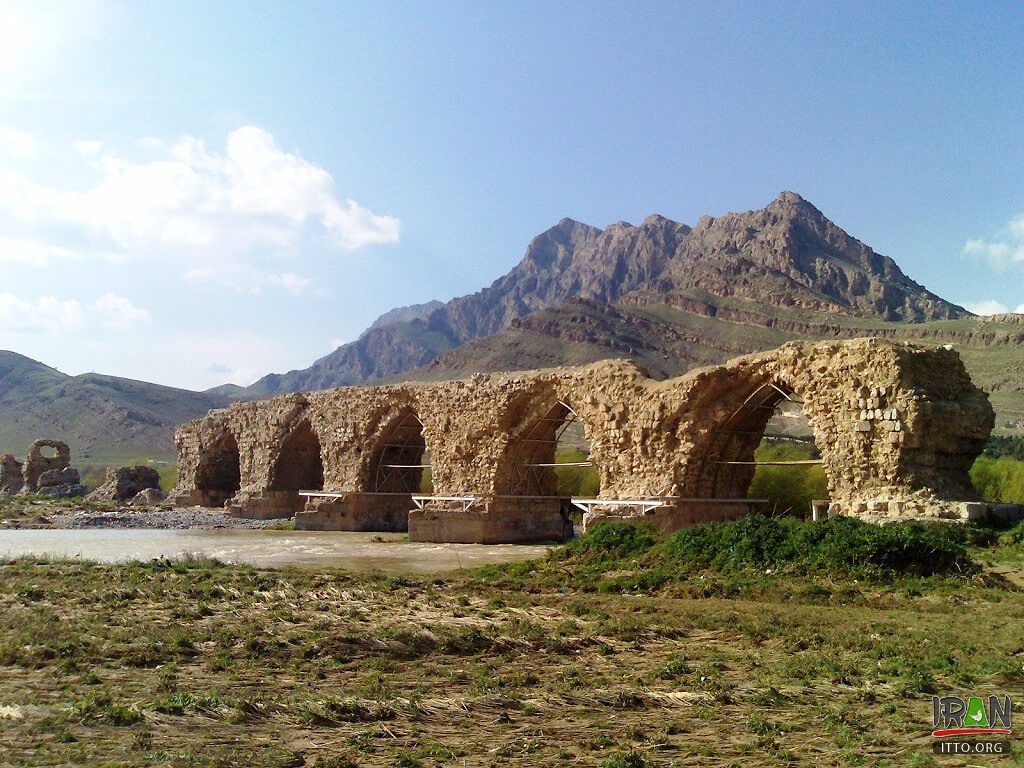 Broken Bridge,Pol Eshkesteh,طاق پیل اشکسه,پل شکسته,پل شاپوری,shapori bridge,lorestan,lurestan,khoramabad,khorram abad bridge,ساسانیان,شاپورخاست,شاپورخواست,shapoorkhast,shapourkhast,shahpoorkhast,shahpurkhast