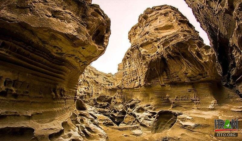 Chaah Kooh Canyon,Chah-kooh gorge,Chaahkooh Valley,Chahkooh canyon Qeshm,Tangeh Chaah-Kooh,جزیره قشم,خلیج فارس,چاه کوه,دره چاه کوه,تنگه چاه کوه,tangeye chahkuh,chahkoh,chahkouh,chaahkooh,chaahkuh,darreh chahkooh,gheshm,qeshm island,persian gulf,hormozgan,hurmozgan,hormozgaan
