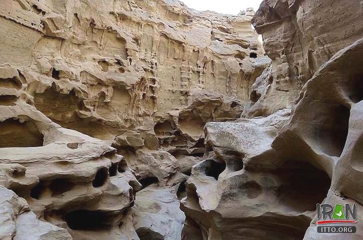 Chaah Kooh Canyon,Chah-kooh gorge,Chaahkooh Valley,Chahkooh canyon Qeshm,Tangeh Chaah-Kooh,جزیره قشم,خلیج فارس,چاه کوه,دره چاه کوه,تنگه چاه کوه,tangeye chahkuh,chahkoh,chahkouh,chaahkooh,chaahkuh,darreh chahkooh,gheshm,qeshm island,persian gulf,hormozgan,hurmozgan,hormozgaan