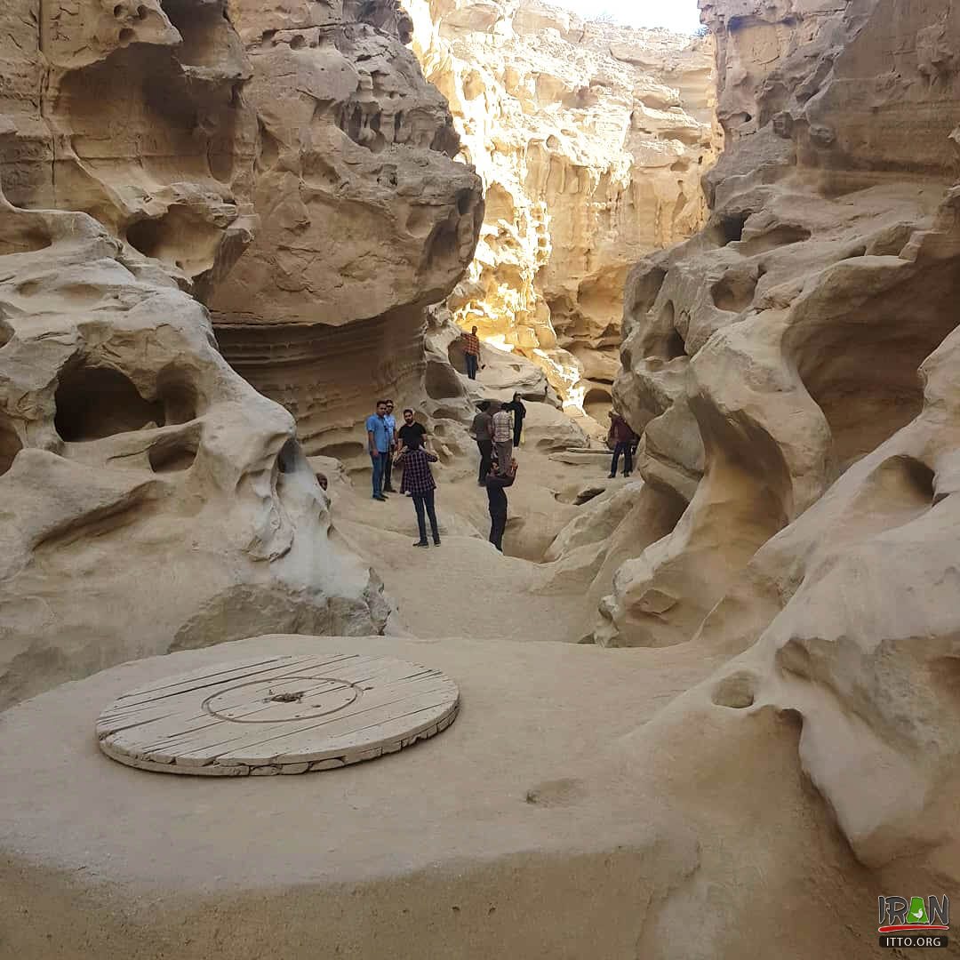 Chaah Kooh Canyon,Chah-kooh gorge,Chaahkooh Valley,Chahkooh canyon Qeshm,Tangeh Chaah-Kooh,جزیره قشم,خلیج فارس,چاه کوه,دره چاه کوه,تنگه چاه کوه,tangeye chahkuh,chahkoh,chahkouh,chaahkooh,chaahkuh,darreh chahkooh,gheshm,qeshm island,persian gulf,hormozgan,hurmozgan,hormozgaan