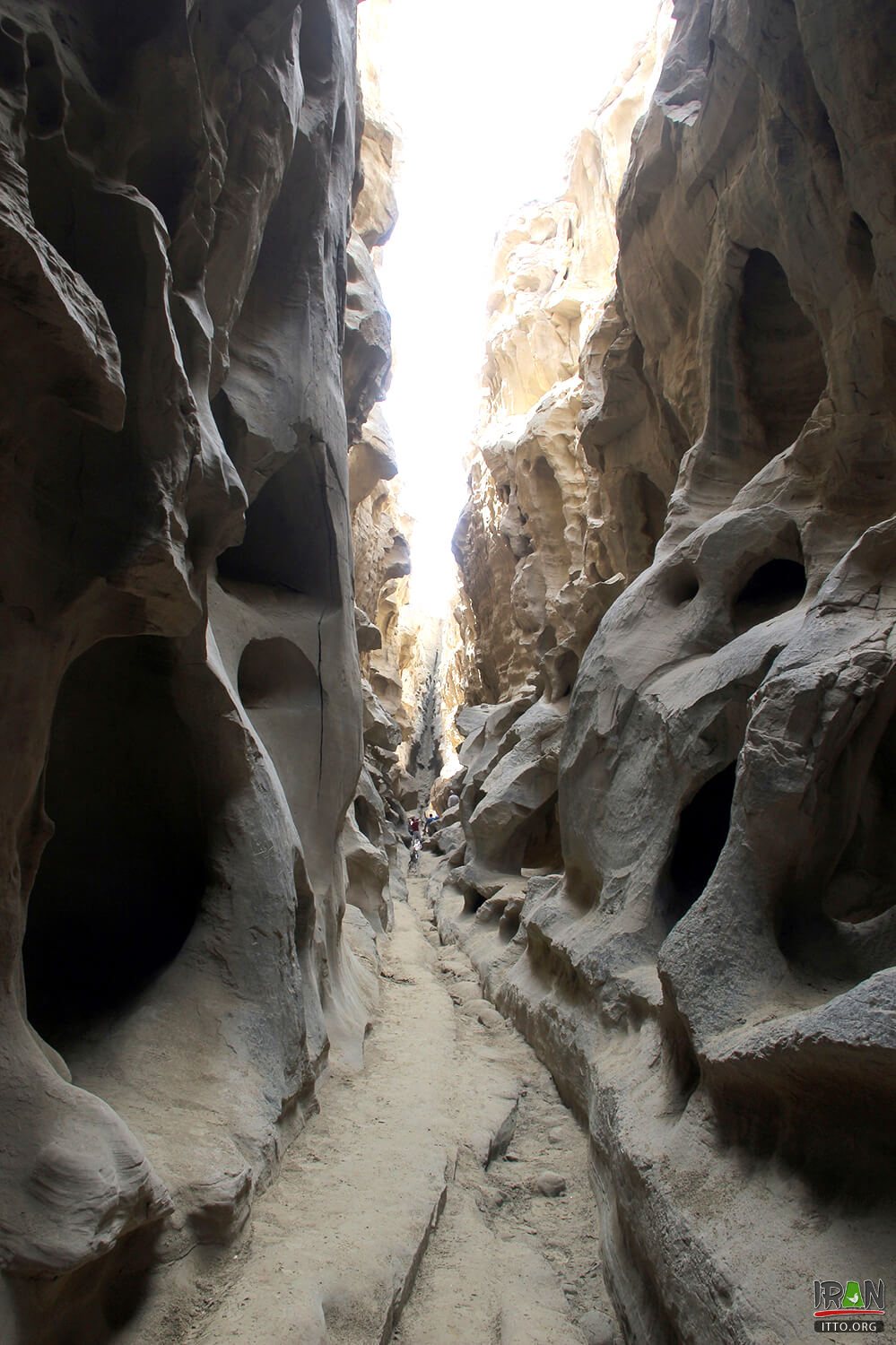 Chaah Kooh Canyon,Chah-kooh gorge,Chaahkooh Valley,Chahkooh canyon Qeshm,Tangeh Chaah-Kooh,جزیره قشم,خلیج فارس,چاه کوه,دره چاه کوه,تنگه چاه کوه,tangeye chahkuh,chahkoh,chahkouh,chaahkooh,chaahkuh,darreh chahkooh,gheshm,qeshm island,persian gulf,hormozgan,hurmozgan,hormozgaan