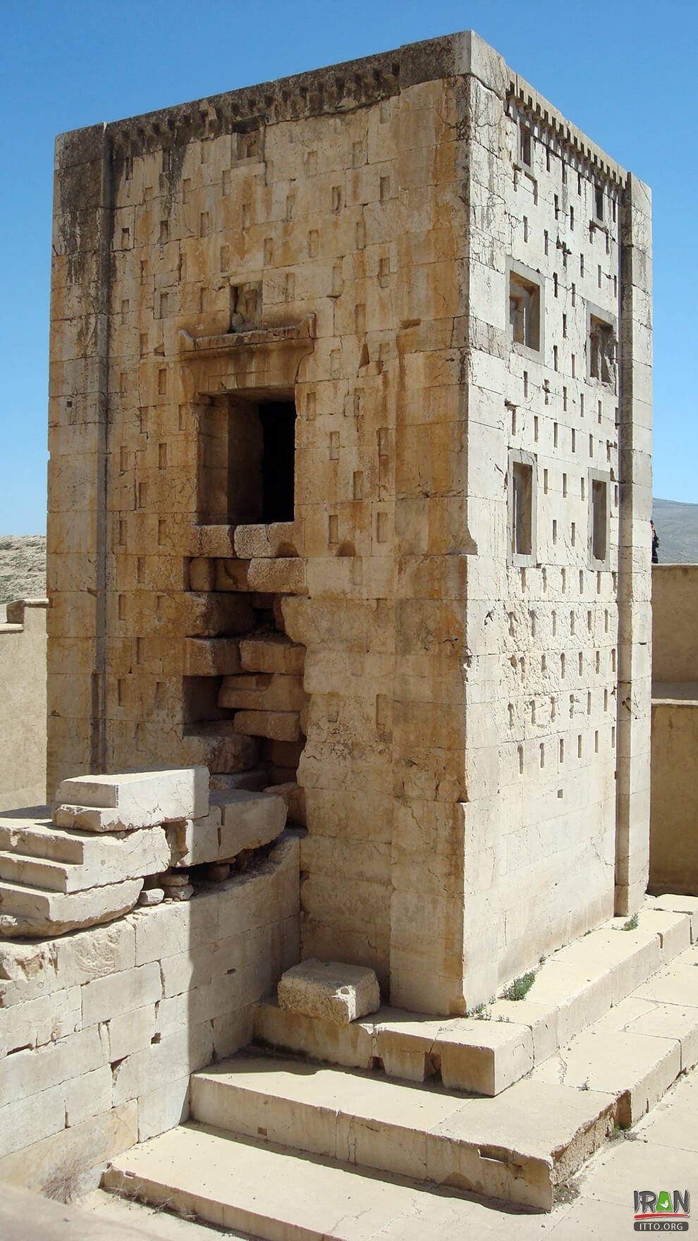 Tomb of Darius the Great,Naqsh Rustam,Naghsh-e-Rostam ancient necropolis,محوطه تاریخی نقش رستم,مرودشت,marvdasht,fars province,استان فارس,naqsherostam,naqsh rostam,naghsh rostam,کعبه زرتشت,Alexander the Great,اسکندر مقدونی,هخامنشیان,مقبره داریوش,قبر داریوش,Achaemenid Tomb,Xerxes I,Xerxes,Cube of Zoroaster