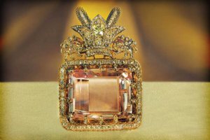 Daria-i-Noor - The National Jewelry Treasury - Tehran