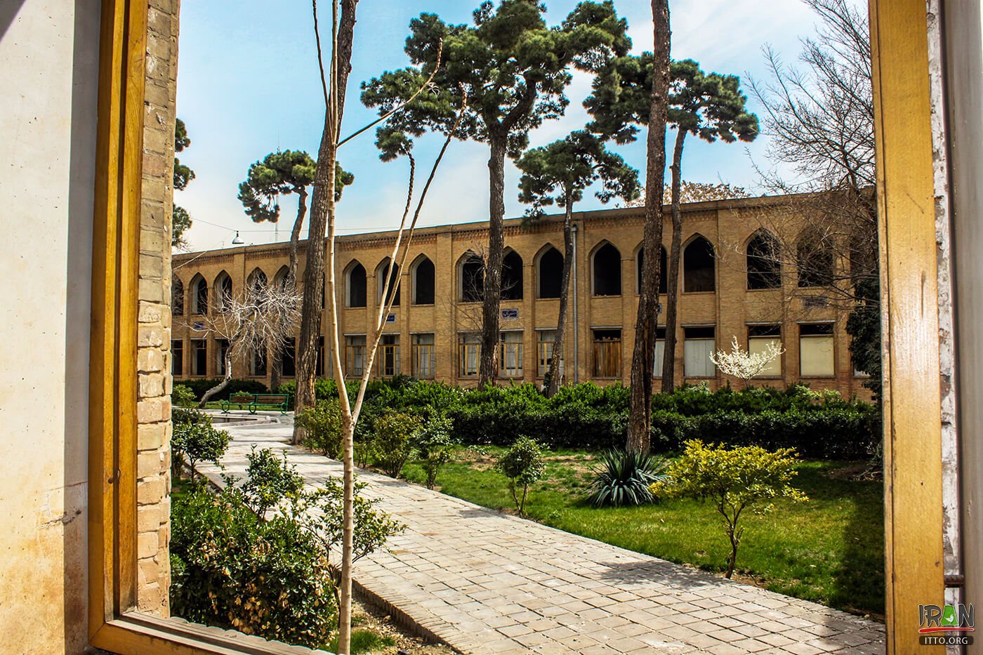 Daar ol Fonoun School,Dar-ul-Funun University,Darol-Fonoon,دارالفنون,امیرکبیر,ناصرالدین شاه قاجار,تهران,ناصرخسرو,dar ol fonon,darolfonon,دار الفنون,دارفنون,darfonon,darolfonun