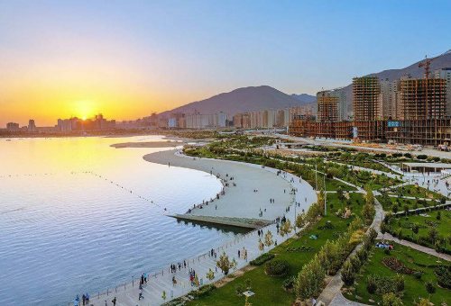 Chitgar Lake (Khalij-e Fars) in Tehran