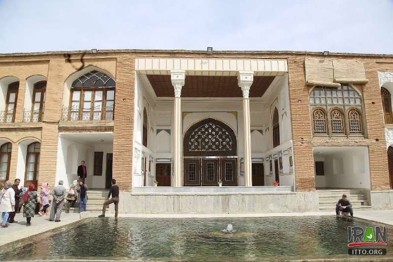 Asef Vaziri Edifice,Asef Vaziri's Mansion,Asef Museum,Sanandaj Anthropology Museum,Kurdish house,House of Kurd,Asef Vaziri Building,Khaneh Kurd,kord house,kurd house,kord mansion,kurd mansion,خانه وزیری,عمارت وزیری,خانه کرد,خانه کردی,sanandaj house,sanandaj museum,اقوام کرد,کردستان ایران,kordestan,kordistan,kurdistan,مردم کرد,kurdish people,kordish people,موزه مردم شناسی کردستان,Anthropology Museum,موزه مردم‌شناسی مناطق کردنشین,مکتب خانه,نگارخانه,صنایع دستی کردستان,kurdish handicrafts,khaneye kurd,khane kurd