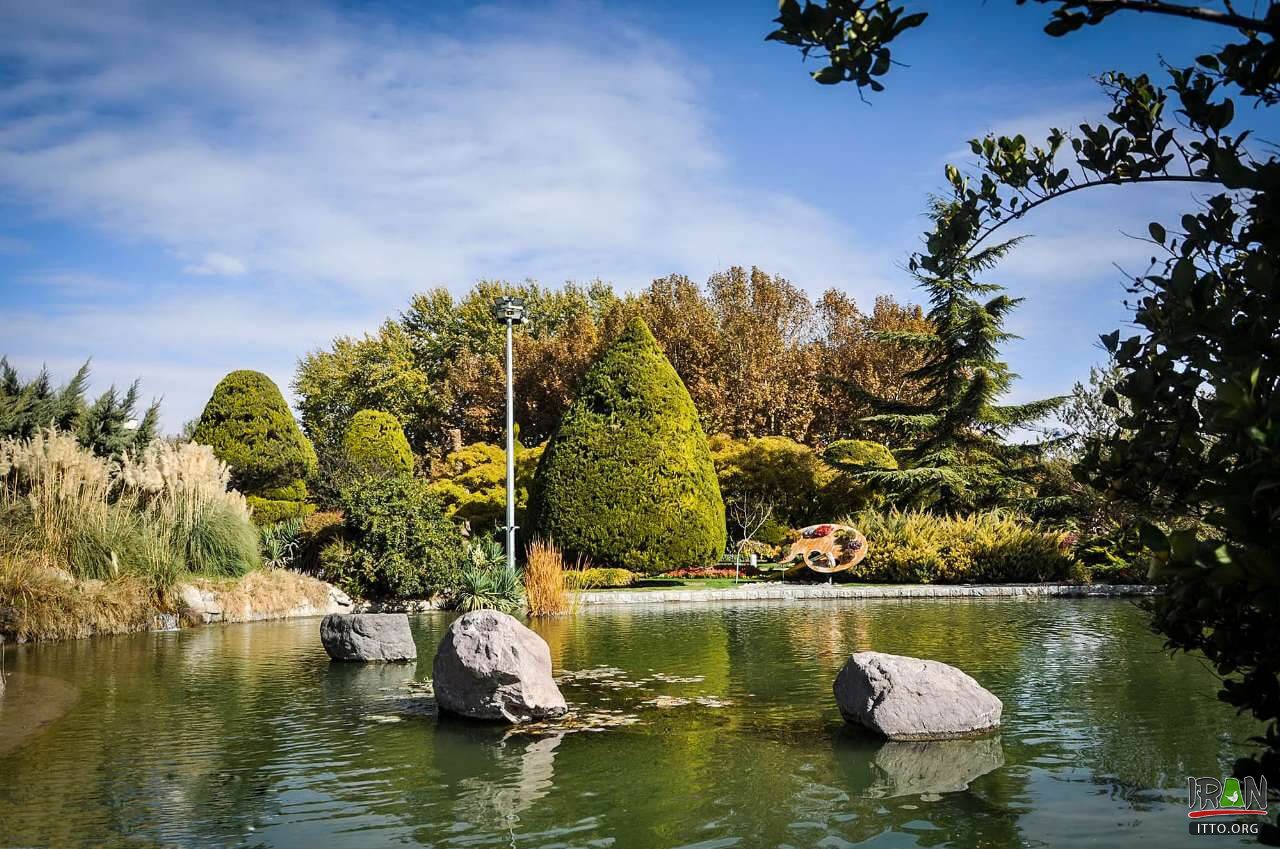 باغ گلهای اصفهان,باغ گل اصفهان,baghe gol esfahan,bagh gol esfaha,isfahan gardens,esfahan garden,Esfahan Flower Garden, Baaghe Golha, Isfahan Flowers Garden