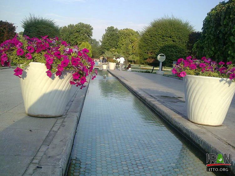 باغ گلهای اصفهان,باغ گل اصفهان,baghe gol esfahan,bagh gol esfaha,isfahan gardens,esfahan garden,Esfahan Flower Garden, Baaghe Golha, Isfahan Flowers Garden