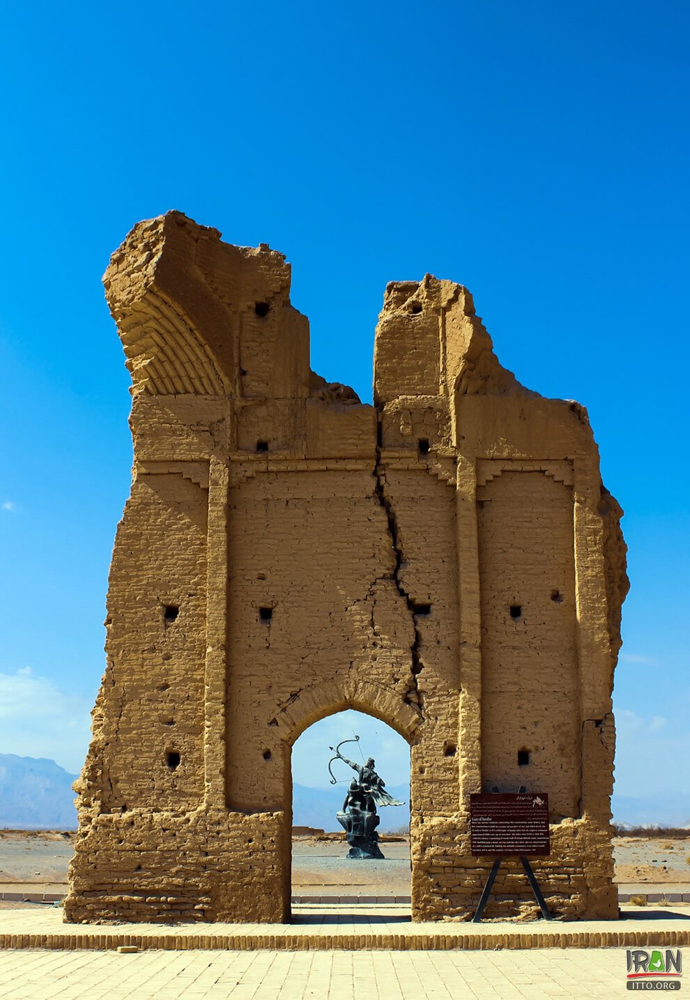 Saryazd Farafar Gate,Darvazeh Farafar,Yazd Gateway,شهر قدیمی یزد, دروازه فرفر,farafar old city,farafar yazd,sariazd,دروازه یزد,یزد کهن,yazd old city,فرافتر,faraftar,isatis,eisatis,ایساتیس
