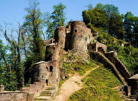 Roodkhan Castle - Near Fooman