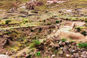 Hileh var caved village near Osku